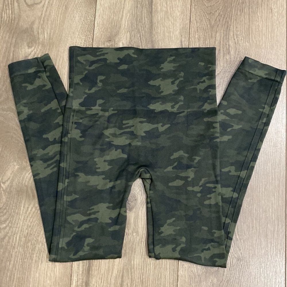 SPANX Seamless‎ High Rise Green Camo Leggings Size Small